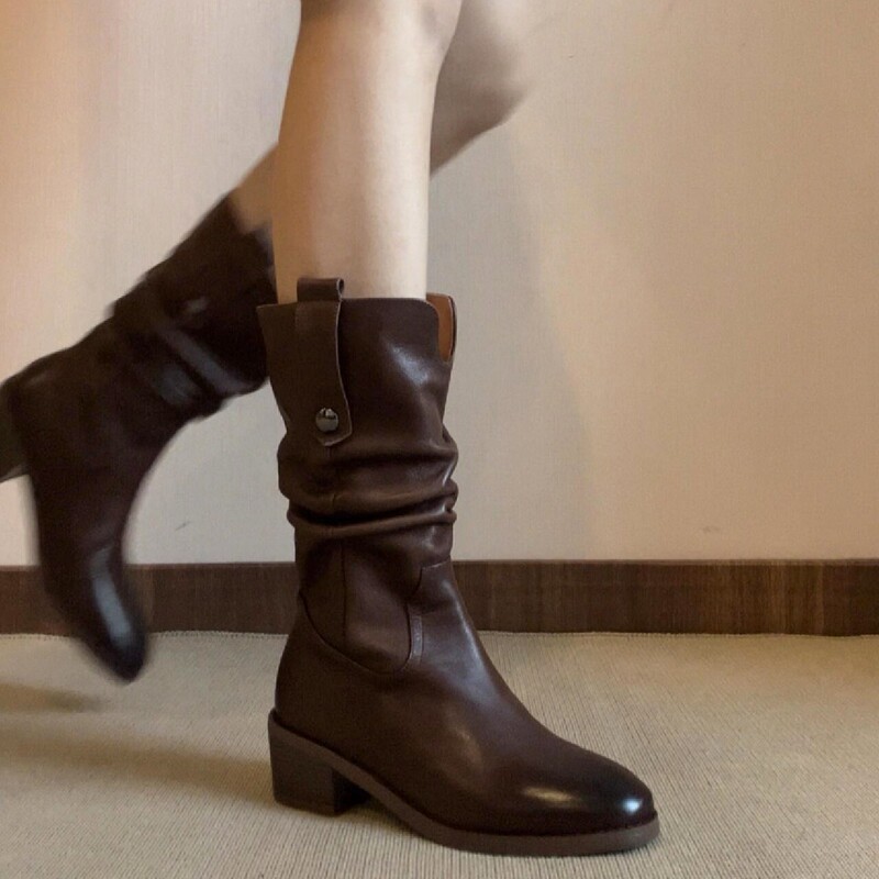 In Stock~ Brown Leather Western Cowboy Boots New Mid-Heel Riding Boots Stacked Boots Genuine Leather Mid-Calf Martin Boots for Women In Stock~ Brown Leather Western Cowboy Boots New Mid-Heel Riding Boots Stacked Boots Genuine Leather Mid-Calf Martin Boots for Women