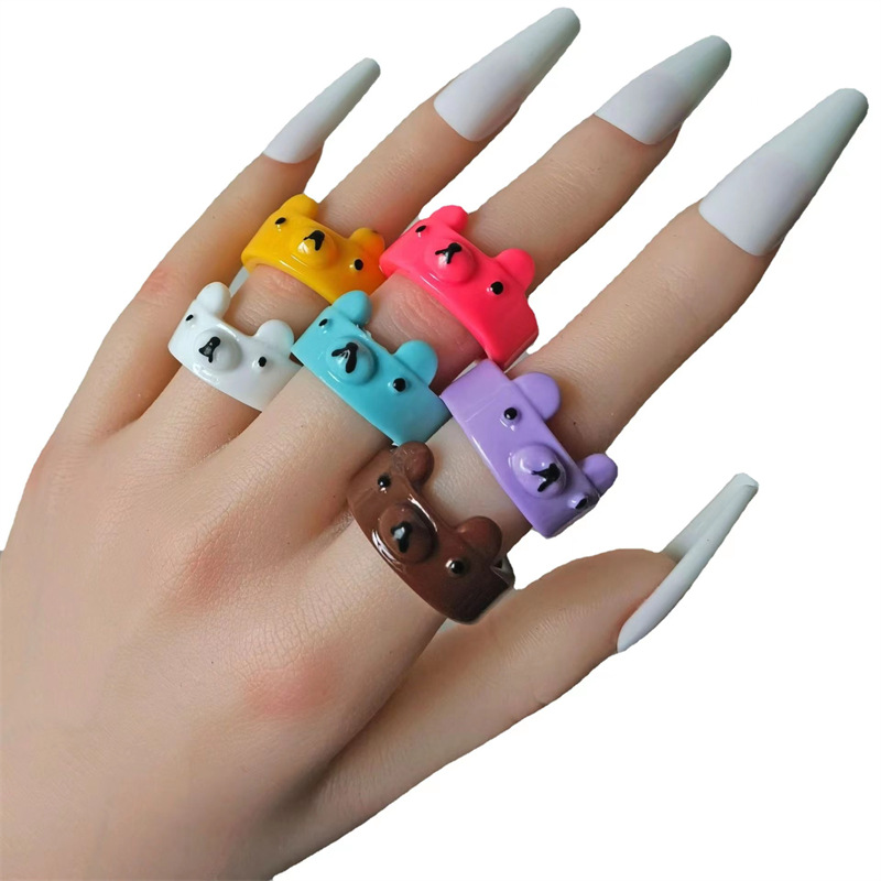 Europeo y americano personalizado macaron color tridimensional oso resina acrílico anillo creativo lindo anillo de dibujos animados