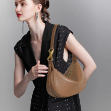 定制女包真皮新款单肩腋下月牙包 软牛皮高级感大容量斜挎饺子包