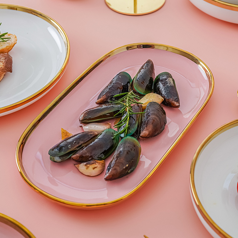 Luz de lujo Internet celebridad borde dorado vajilla traje hogar cerámica creativa simple arroz tazón plato pescado combinación personalizada