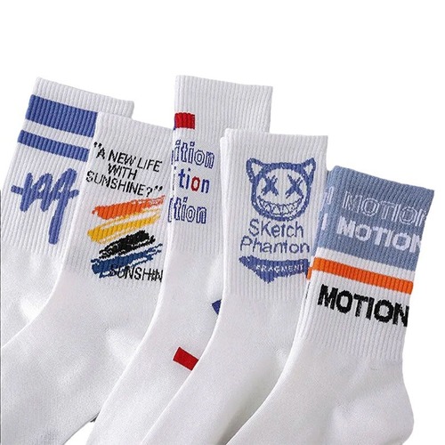 New fall/winter sports-style trendy socks—unique graffiti-inspired design, Korean-style matching look, and Instagram-worthy white 