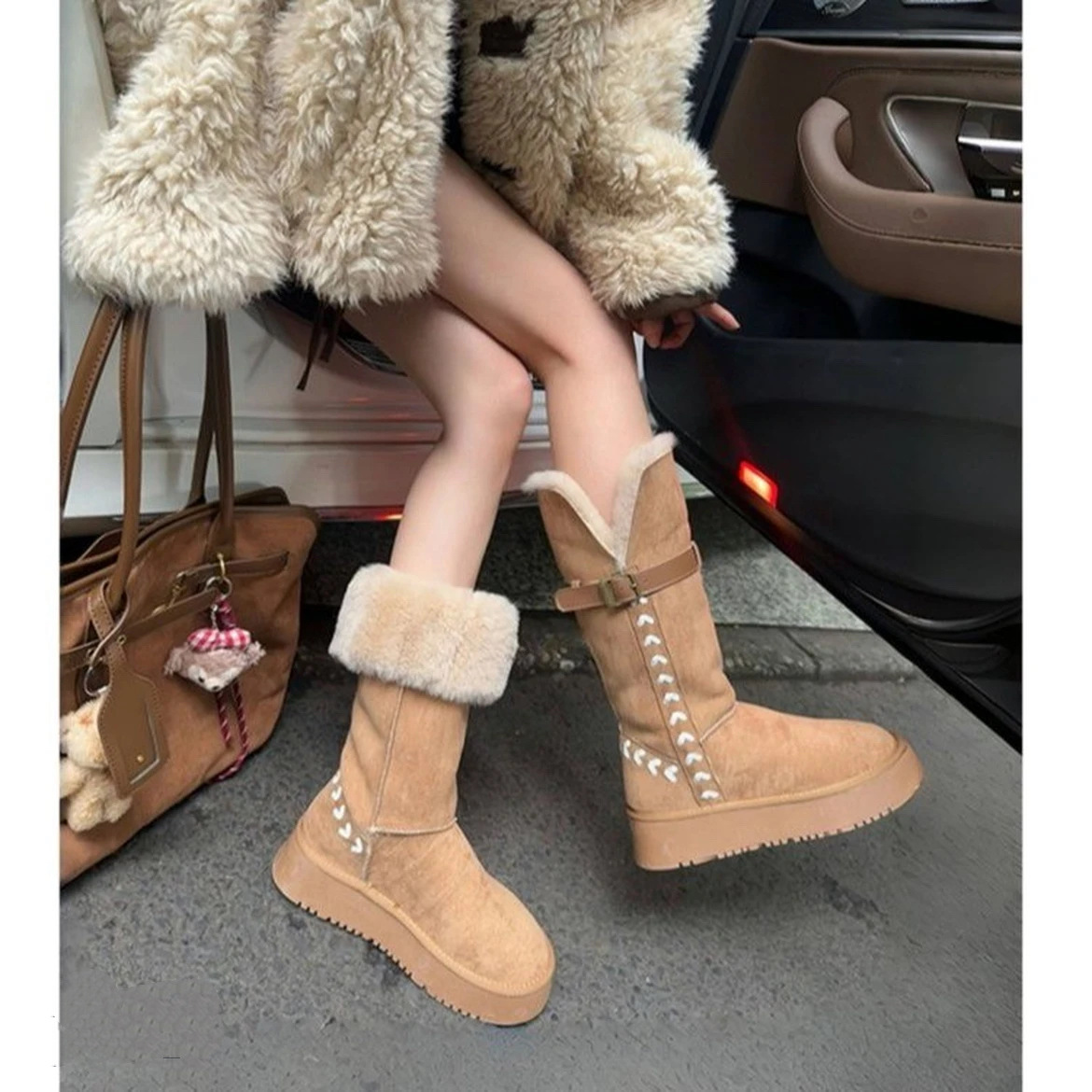 刺绣雪地靴女2025新款冬季两穿厚底不过膝长筒靴加绒加厚东北棉靴