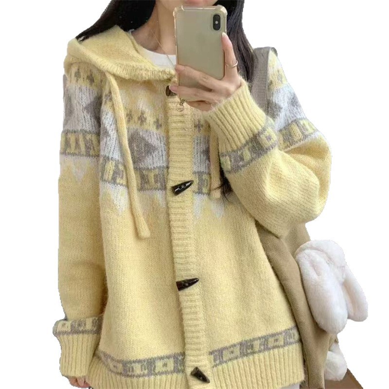 费尔岛菱格提花连帽毛衣外套女秋冬新款宽松慵懒风牛角扣针织开衫|undefined