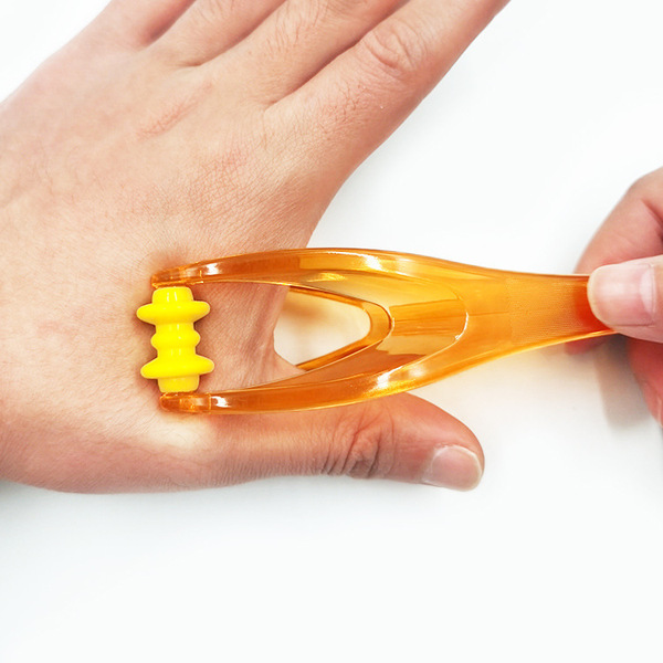 Elastic massager for hands