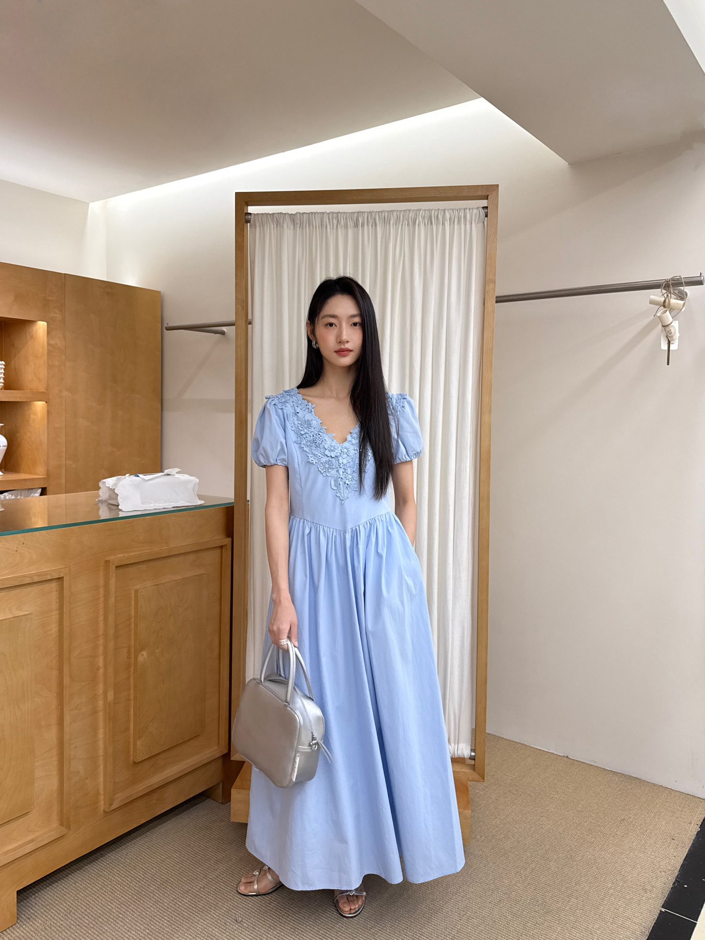 美を解釈する NEWOPEN 25 夏 フレンチスタイル 重厚なハイウエストレース Vネック パフスリーブワンピース レディース S5521