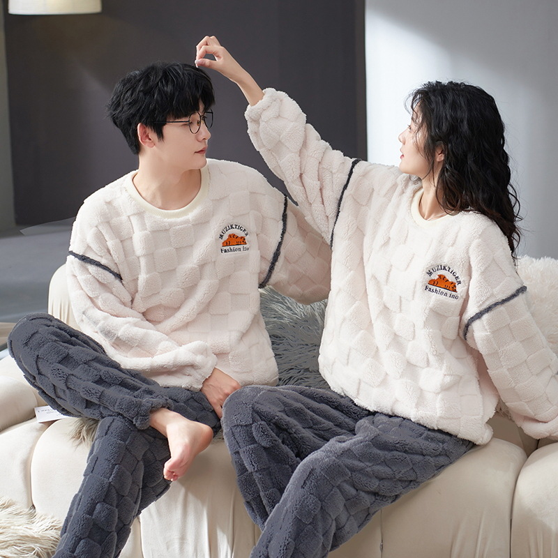Pijamas de pareja de invierno forrados de lana engrosada coral polar hombres y mujeres Otoño e Invierno franela ropa para el hogar cálido traje de dos piezas