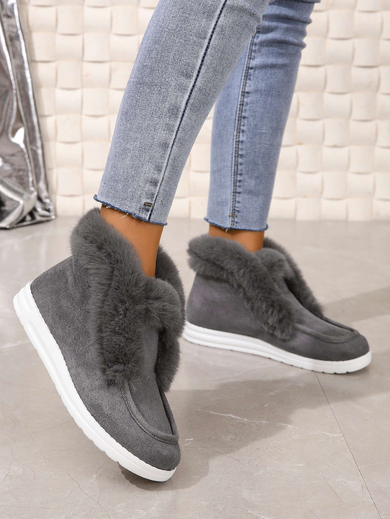 Plus-size color thick soles with fleece and thick fur suede snow boots for women to keep warm_voghion.com