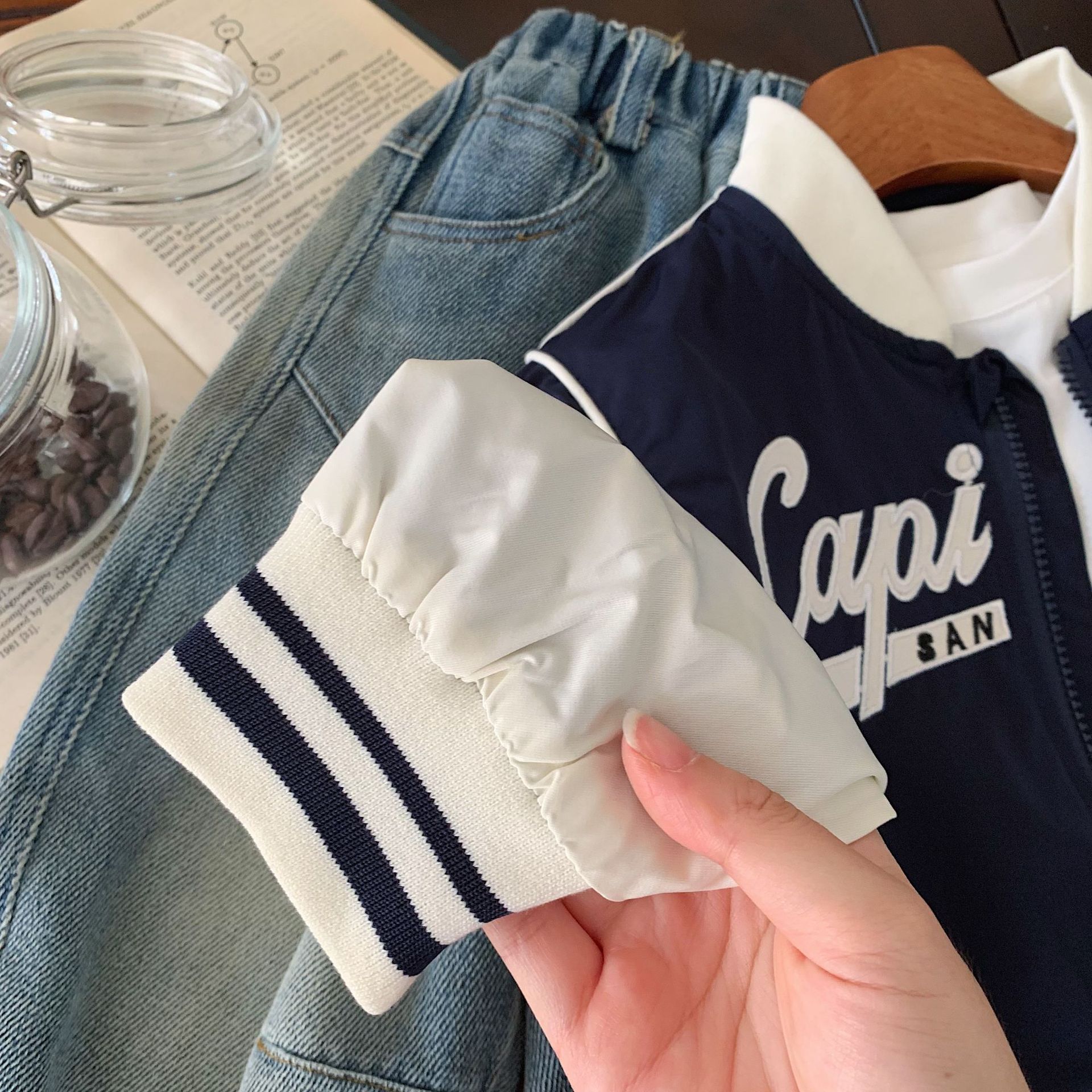 Manteau d'automne pour garçons 2024 nouvel article pour garçons et filles, version coréenne d'un ensemble de combinaison de baseball élégant pour enfants_voghion.com