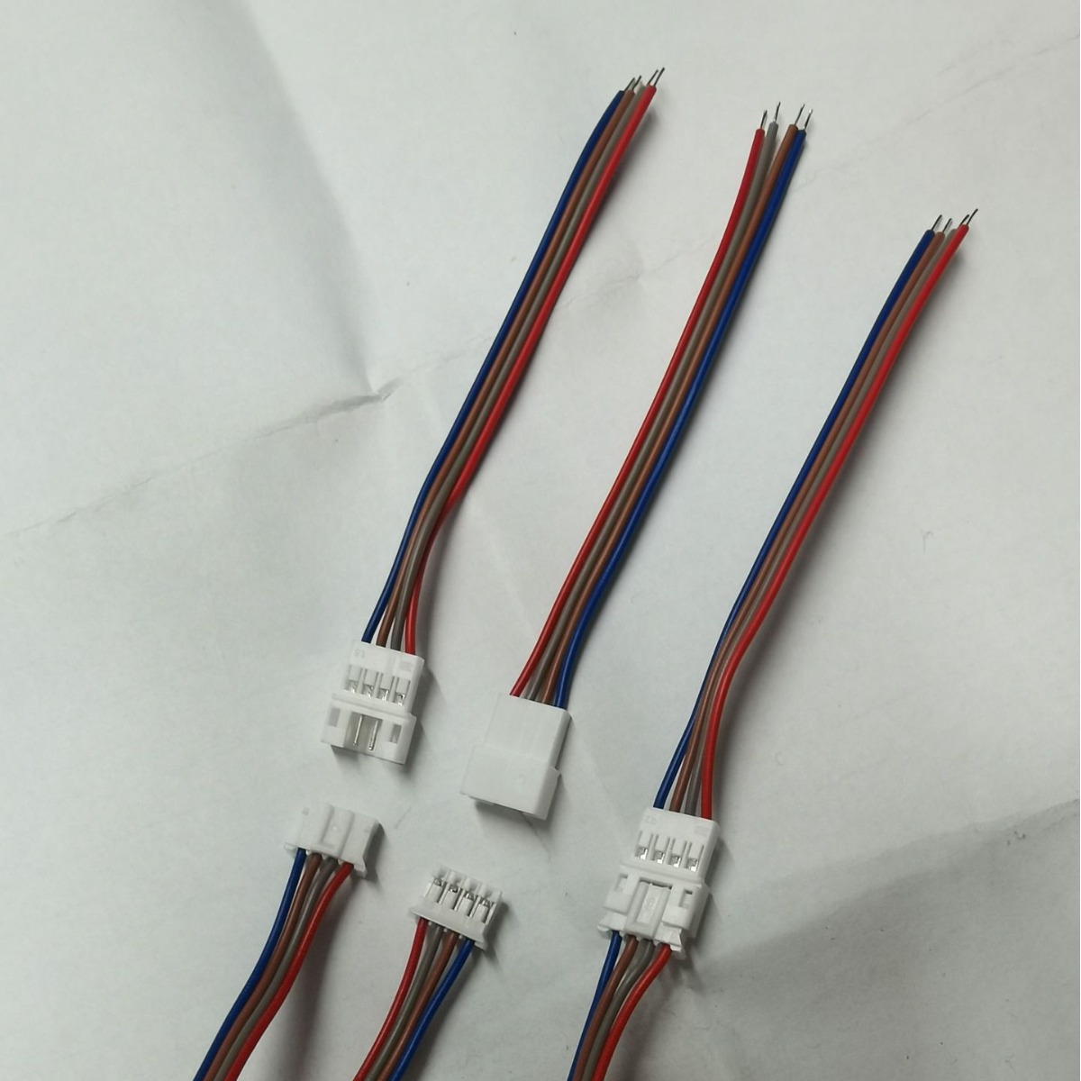 4P端子线 间距2.0  线长300MM 尾部3MM浸锡 符合ROHS NP标准