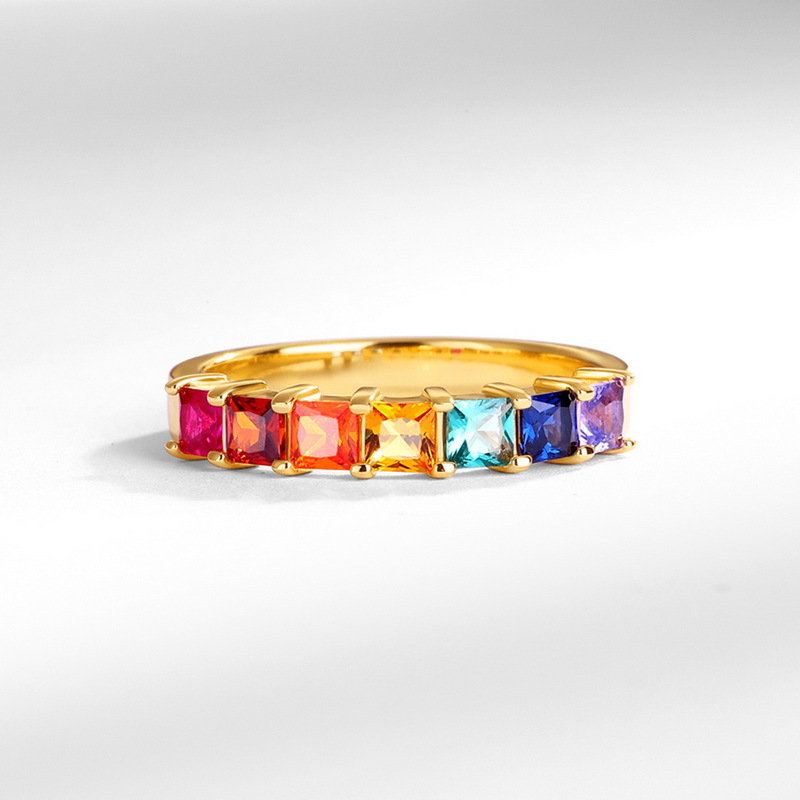 Nuevo anillo de diamantes de circonio de color cuadrado de princesa de lujo simple y ligero transfronterizo S925 anillo de dedo dorado de plata Personalización de moda europea y americana