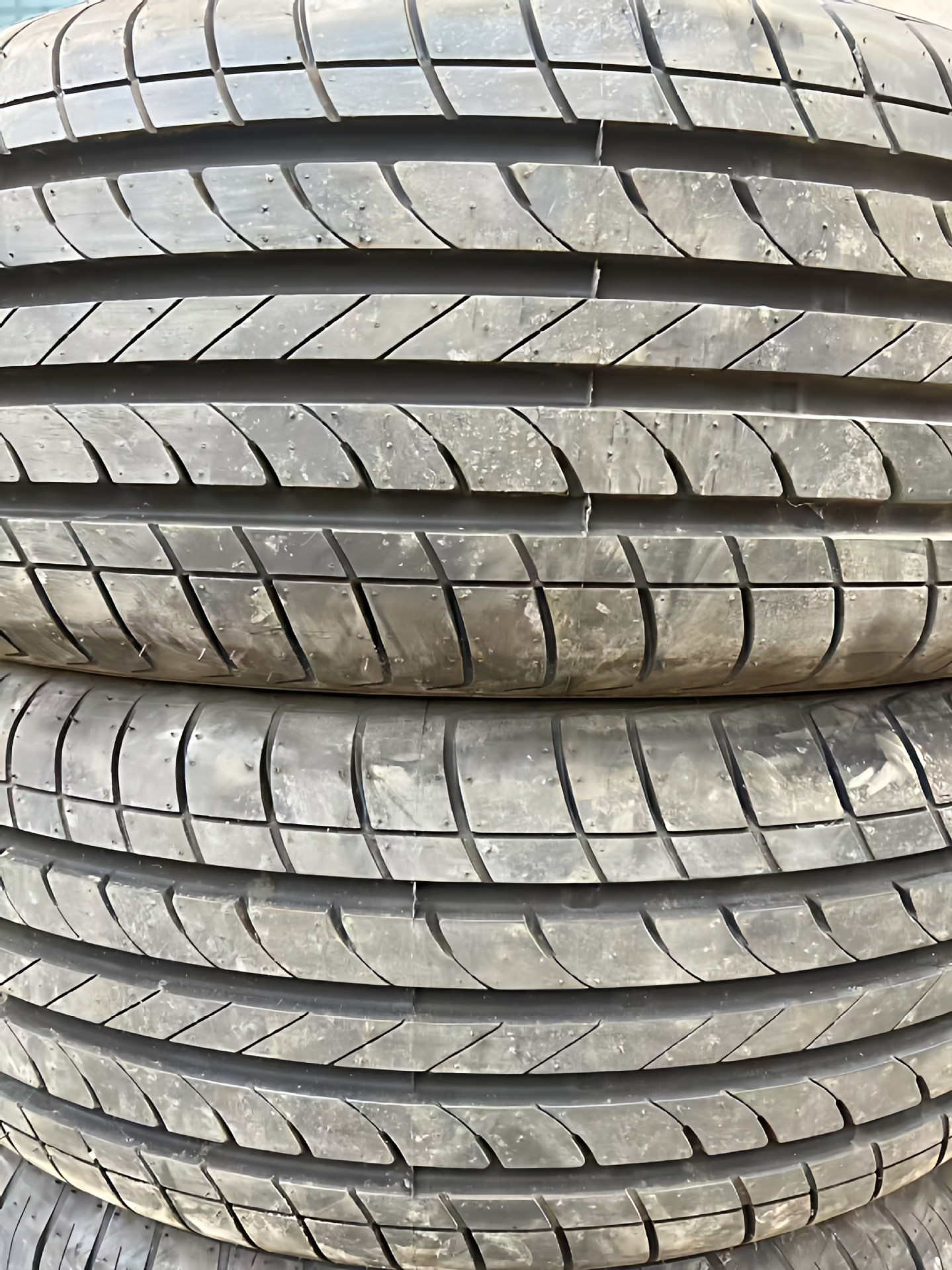 Other Used Tires 80-90% New 175 185 195 205 215 225 R14 15 16 17 18 19 (Vehicle tire) - 16570r13-regular-tire