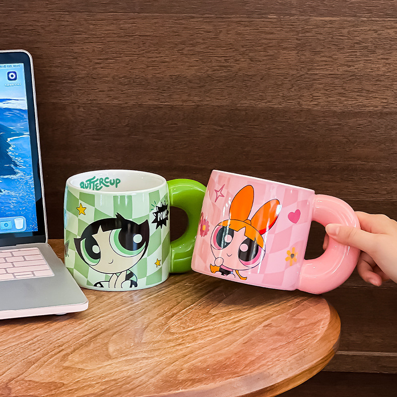 Taza de policía femenina voladora copas de copas de agua caseras tazas de regalo de cumpleaños para niños 2024 nuevas tazas de cerámica