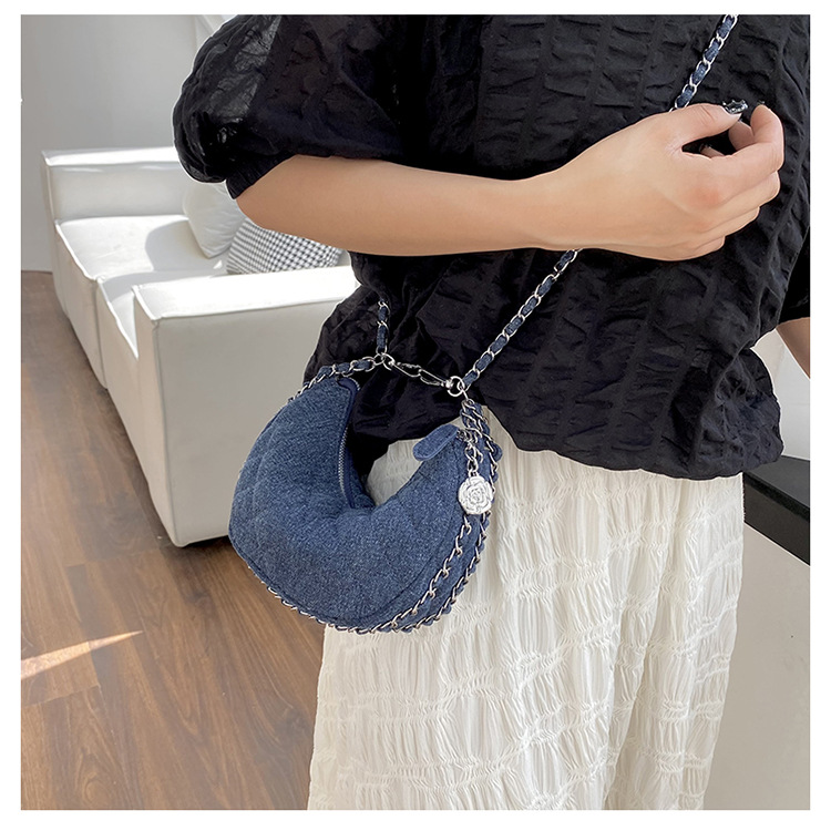 Women's Crossbody Bag With Diamond Chain And Denim Crescent Design_voghion.com