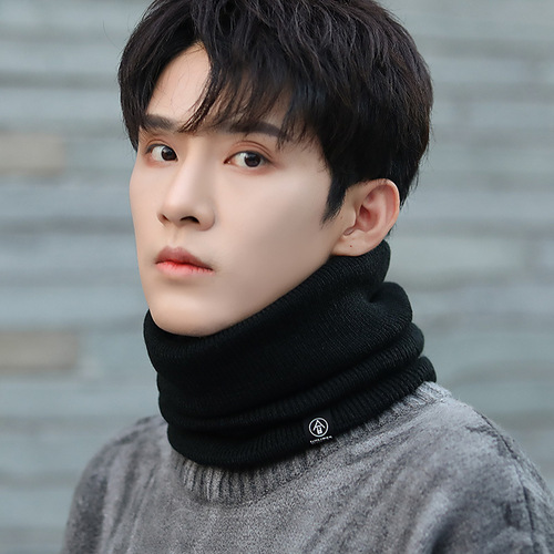 Neck Gaiter with Fleece Lining for Winter Outdoor Cycling and Running - Large Elastic Head, Suitable for Both Men and Women