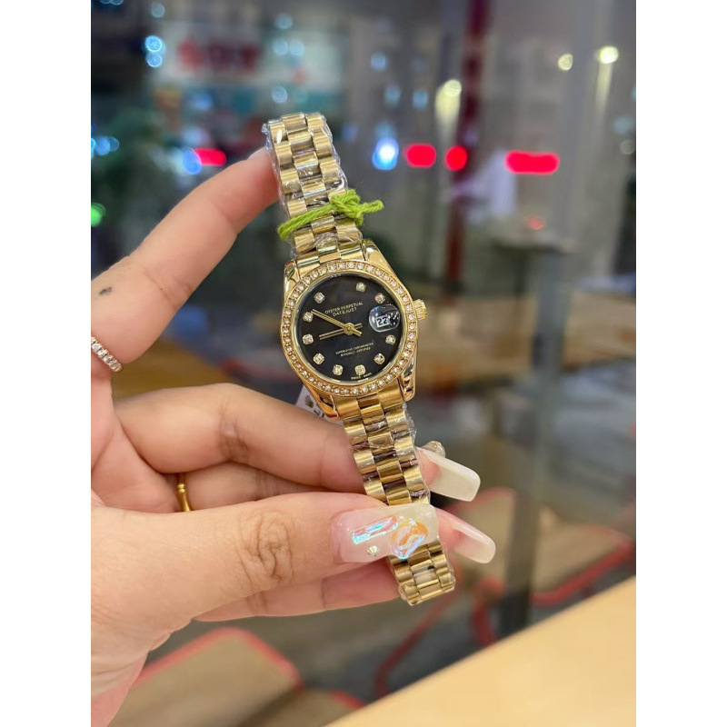 골드 및 블랙 다이아몬드 표면