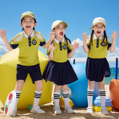小中学生一年生のクラス服の新型制服セットの運動服とベルベットの厚い突撃服の幼稚園服