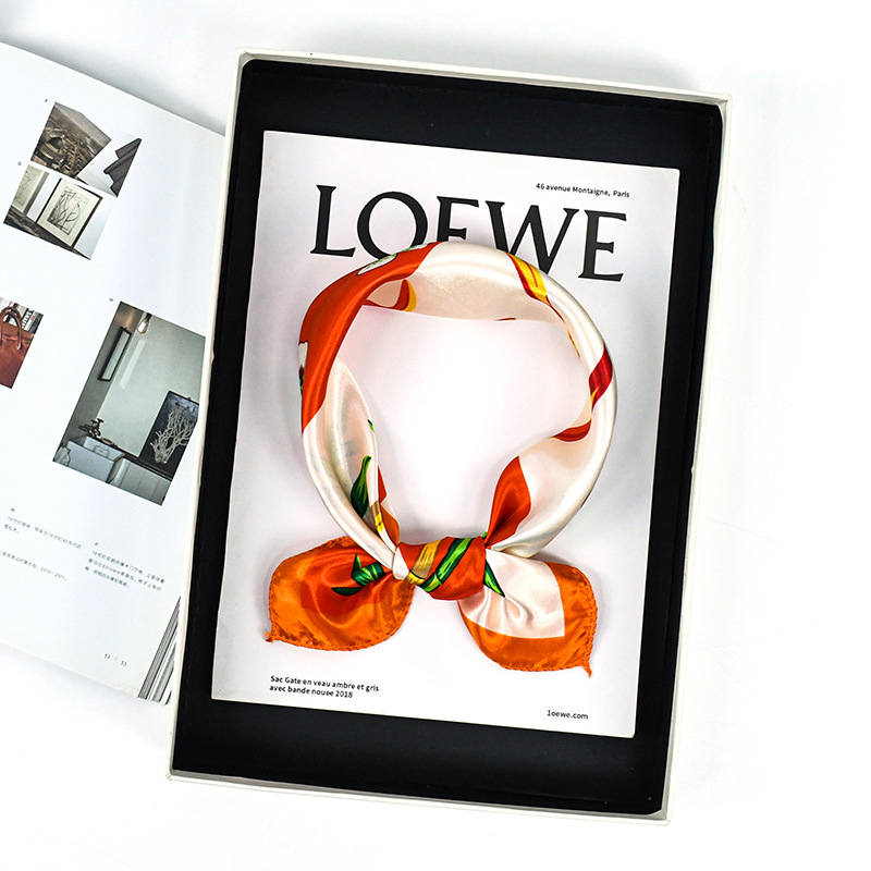 Alta sensación de primavera impresa pañuelo 50 color cuello de cor corta pañuelo cuadrado de color flor francesa retró pañuelo de seda damas