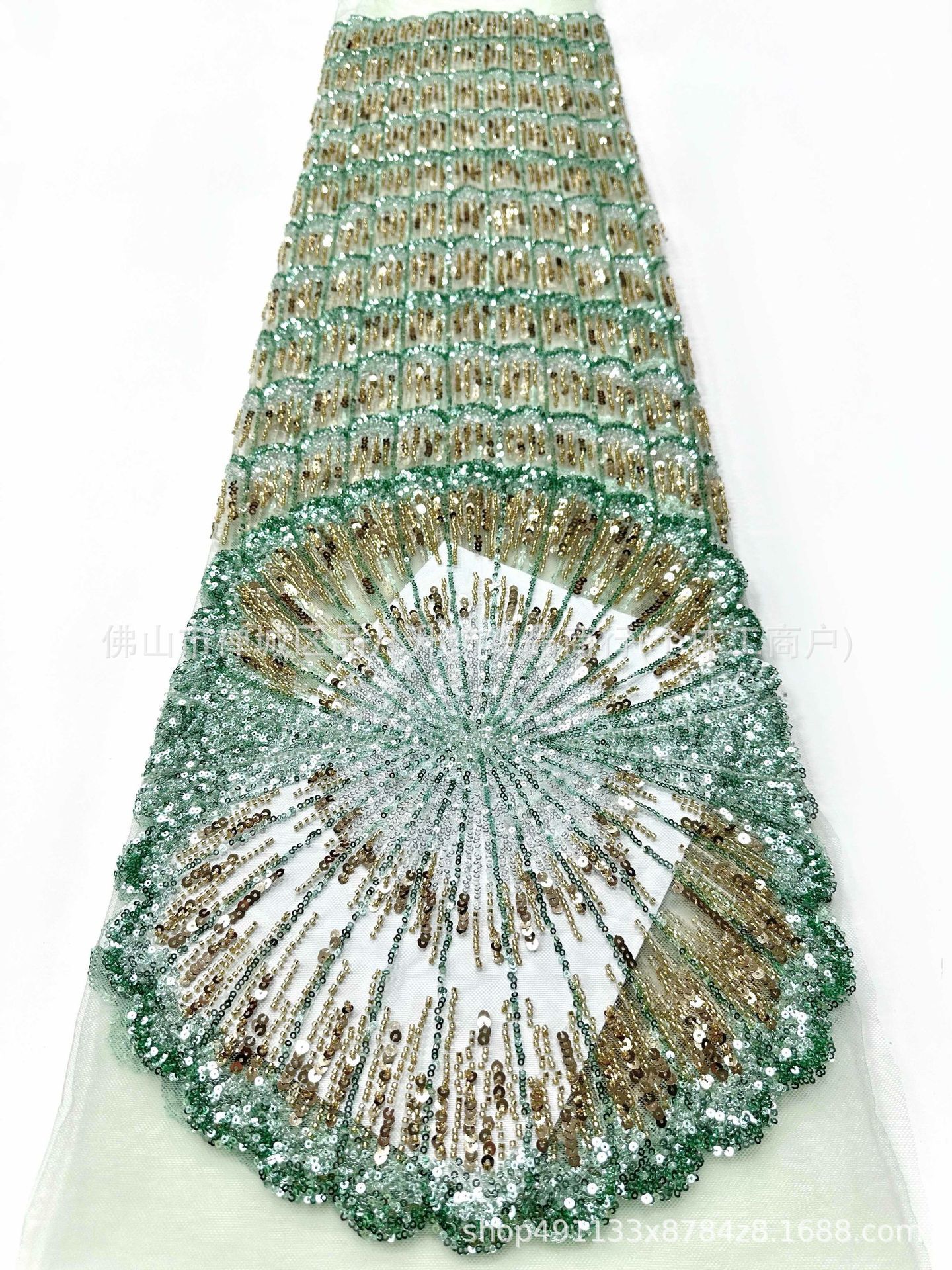 Desfile de pasarela con gran flor en forma de ventilador de sequilla tela de cuentas de clavos ligera cena de lujo alta tela de vestido delgado