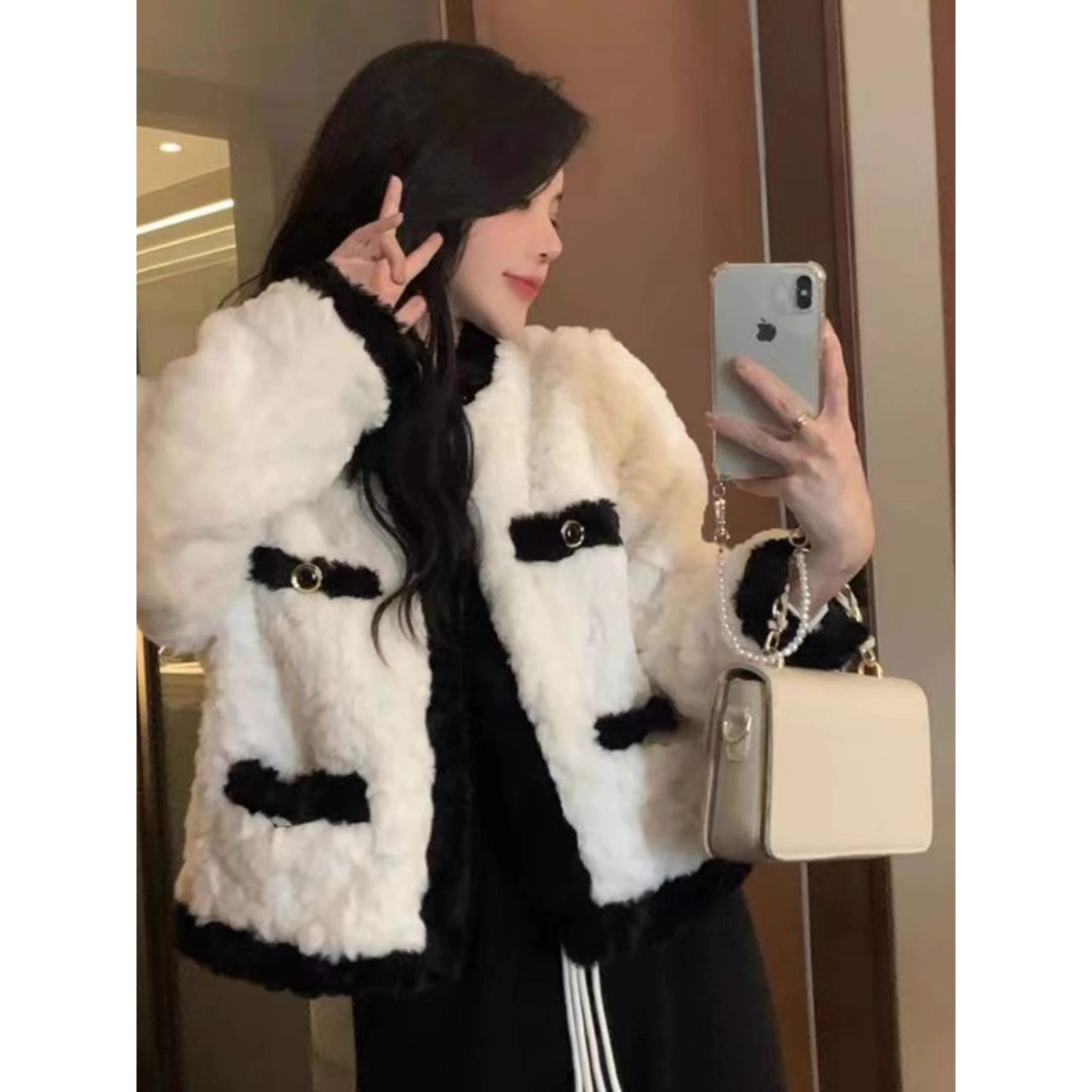 Черное бархатное осеннее полупризрение сексуальная куртка в стиле Chanel