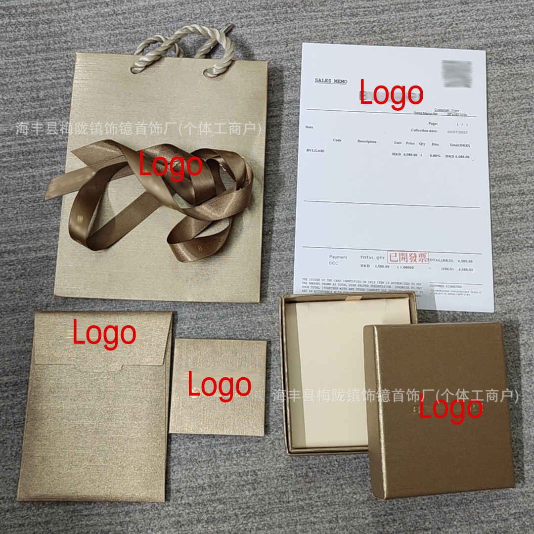 Counter necklace packaging / A