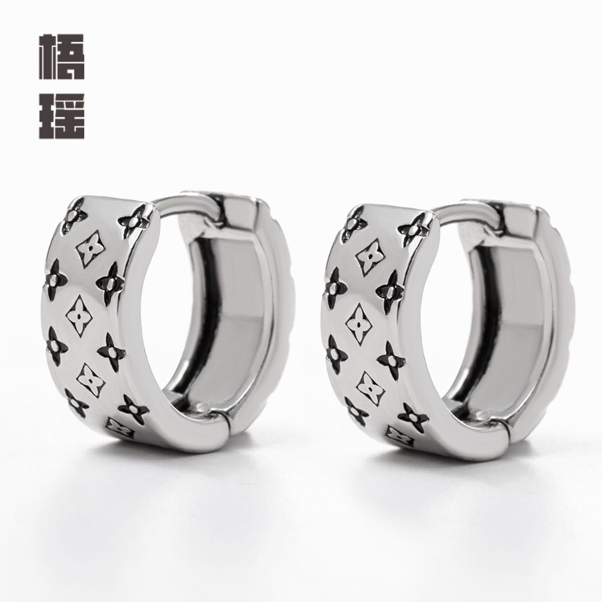 PS1169 10mm old old presbytsing ear ring titanium steel rigid color four-leaf clover ear buckle retro trendy earrings cross border