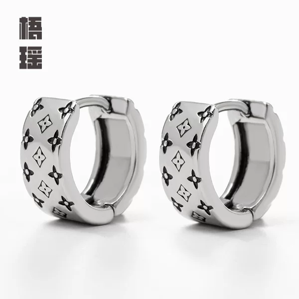 PS1169 10mm old old presbytsing ear ring titanium steel rigid color four-leaf clover ear buckle retro trendy earrings cross border