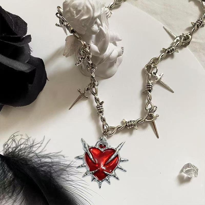 Dark Punk Heart Y2K Cross Necklace Subculture Design Thorns Personality Retro Niche Collarbone Chain Trend_voghion.com