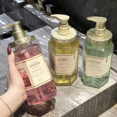 Sakura Moisturizing Fragrance Nourishing Shower Gel Body Lotion Hydrating Chicken Skin Remover Set Long-lasting Fragrance Wholesale