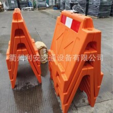 �����Ϳ��ۯBˮ�R water filled traffic barrier