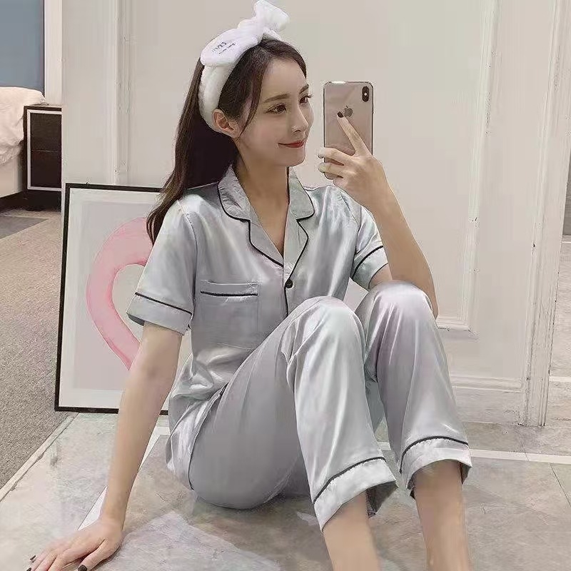 실크--바지와 반팔--밝은 회색