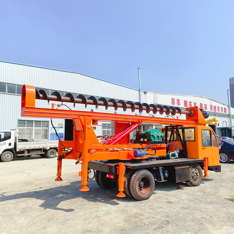 鸿辉轮式10米长螺旋打桩机 开着走的建房地基钻孔车 30KW电动力头