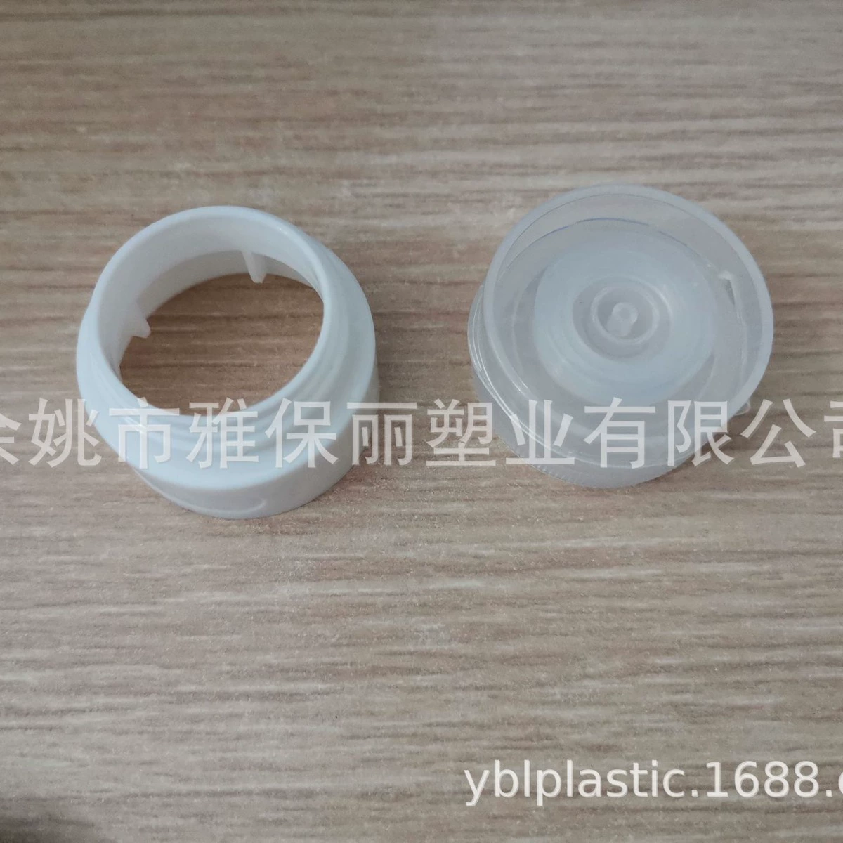 Прямые поставки с завода косметических упаковочных материалов, пластиковых аксессуаров для бутылок с откидной крышкой на 32 зубца