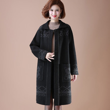妈妈装大衣冬季加厚针织羊毛长款气质保暖欧版大外套中年女装