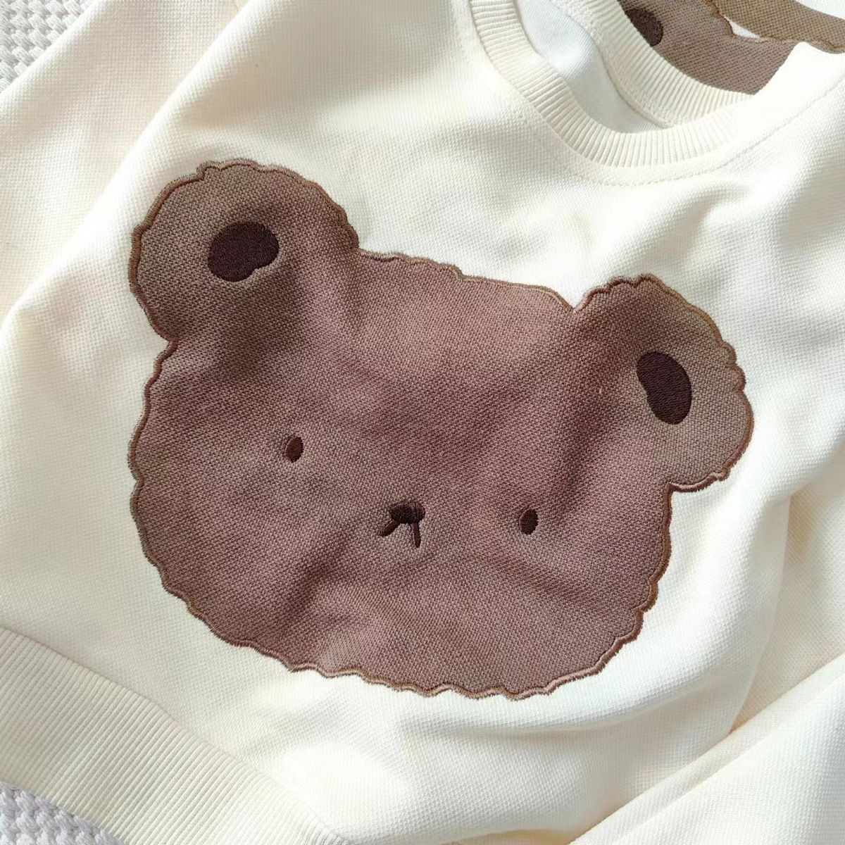 Oso DE LOS NIÑOS traje casual otoño nuevo parche bordado pantalones casuales niñas suéter de dibujos animados