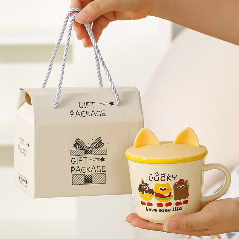 Taza de cerámica de regalo encantadora taza de regalo para niños taza de agua de dibujos animados taza de café doméstica con cubierta cuchara para niños