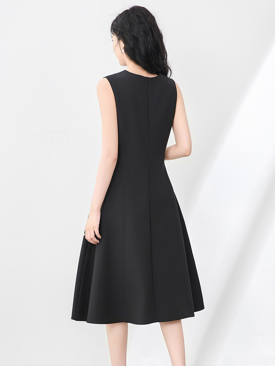 Váy vest không tay chiết eo hoa đính cườm nổi 3D phong cách trưởng thành nhẹ nhàng — Màu đen