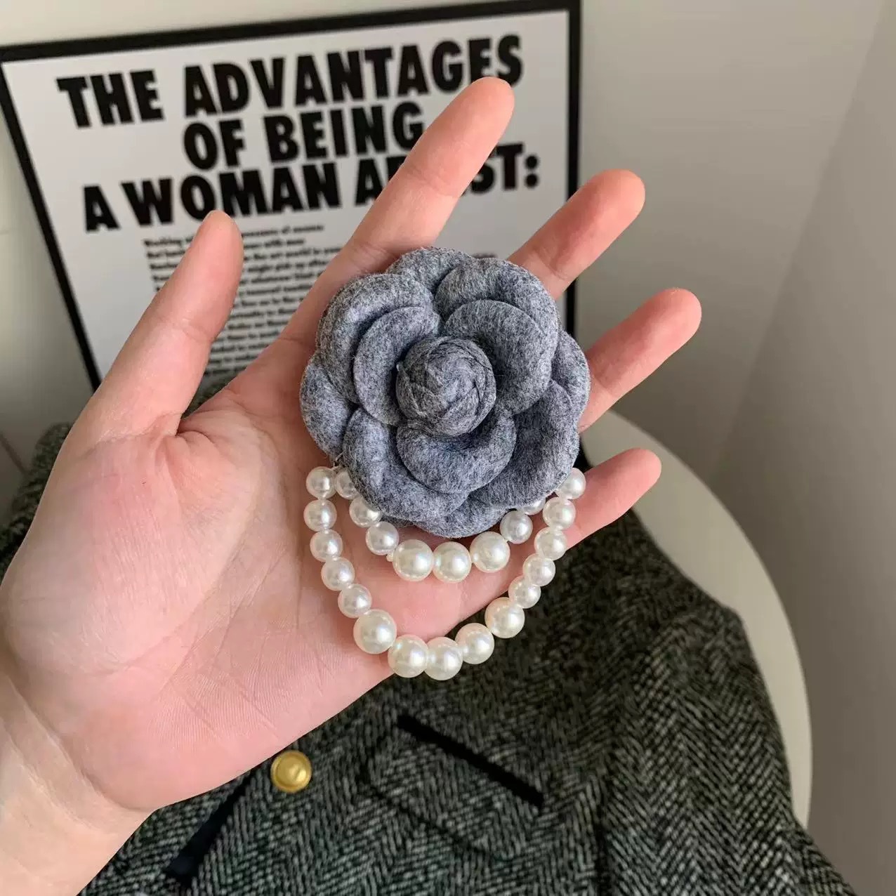7.5cm-felt camellia [gray] pearl chain