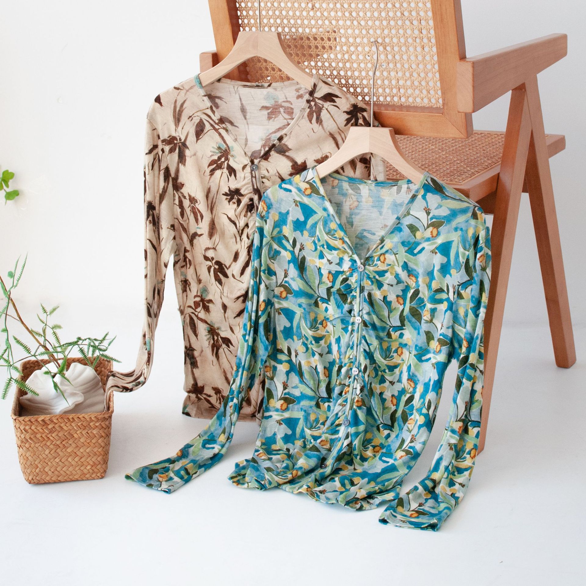 秋冬100%绵羊毛细腻开衫V领打底衫数码印花保暖上衣女宽松大码