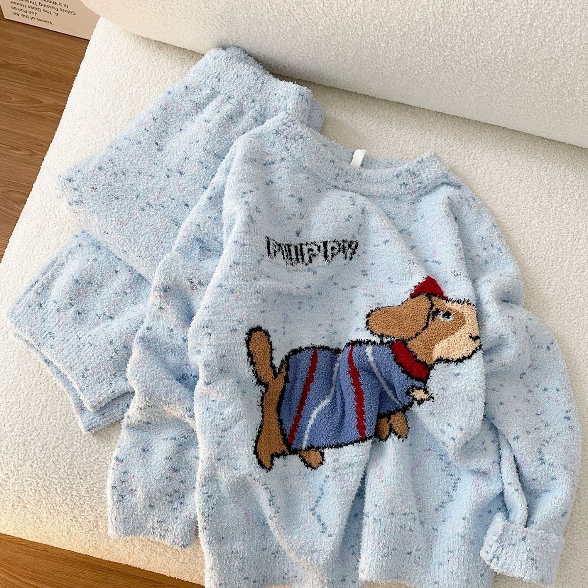 Pijamas al por mayor transfronterizos de mujeres otoño y invierno mitad de terciopelo grueso chaqueta caliente manga larga dibujos animados suave set de ropa para el hogar