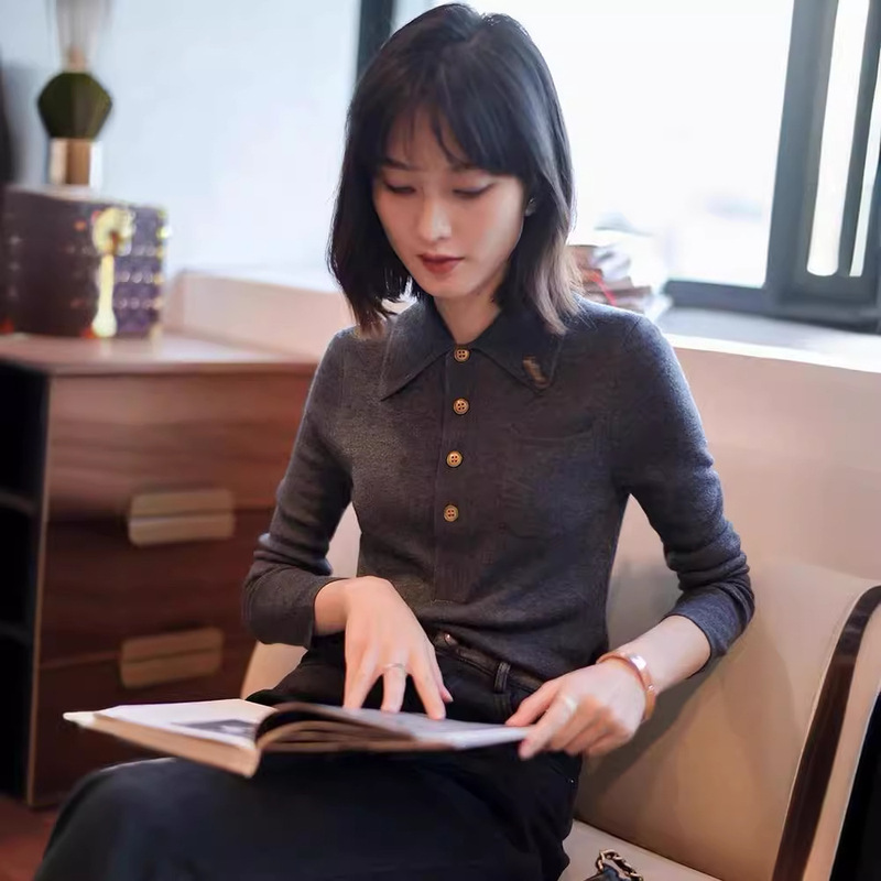 港米服饰/2025秋季灰色POLO领羊毛针织衫女2024秋冬修身内搭上衣|undefined