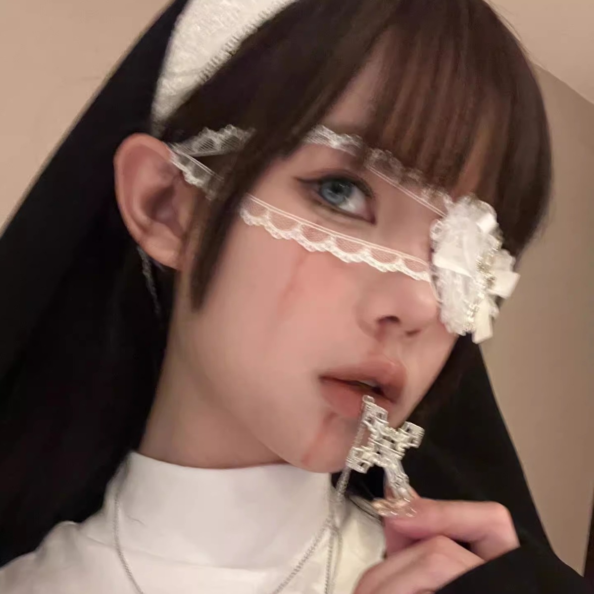 Gothic White Lace Love Eye Mask Punk Sweet Cool Halloween Decoración Cruces Oscuras Accesorios Fotográficos Cos