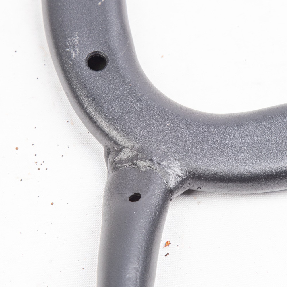 Aplicable para primavera MT450 esquivar el marco lateral de escape derecho esquivar el soporte de tubo de escape soporte de acero al carbono caja lateral caja lateral de motocicleta