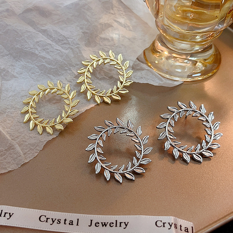 18g Weight 1 Pair Retro Round Alloy Plating Women's Earrings
