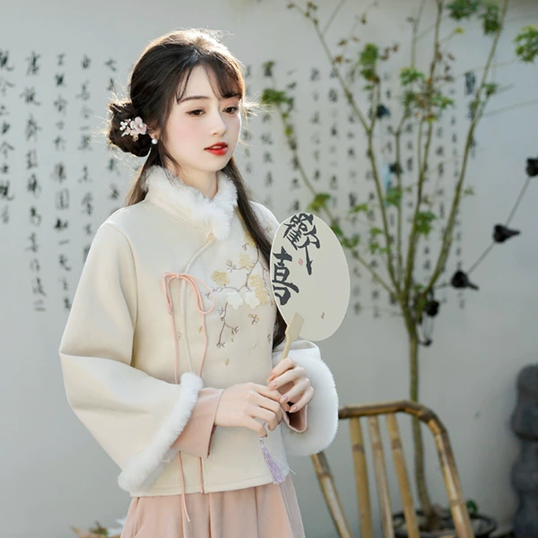 Edelweiss plus fleece collar top