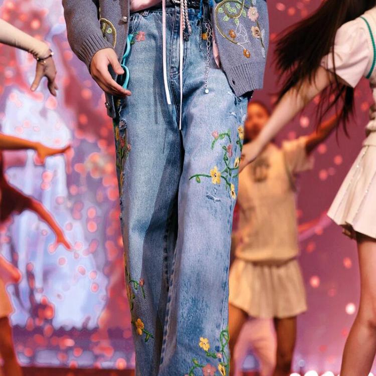 Floral Embroidered Men's Straight Loose American High Street Vibe Jeans Trendy Versatile Ripped Vintage Pants