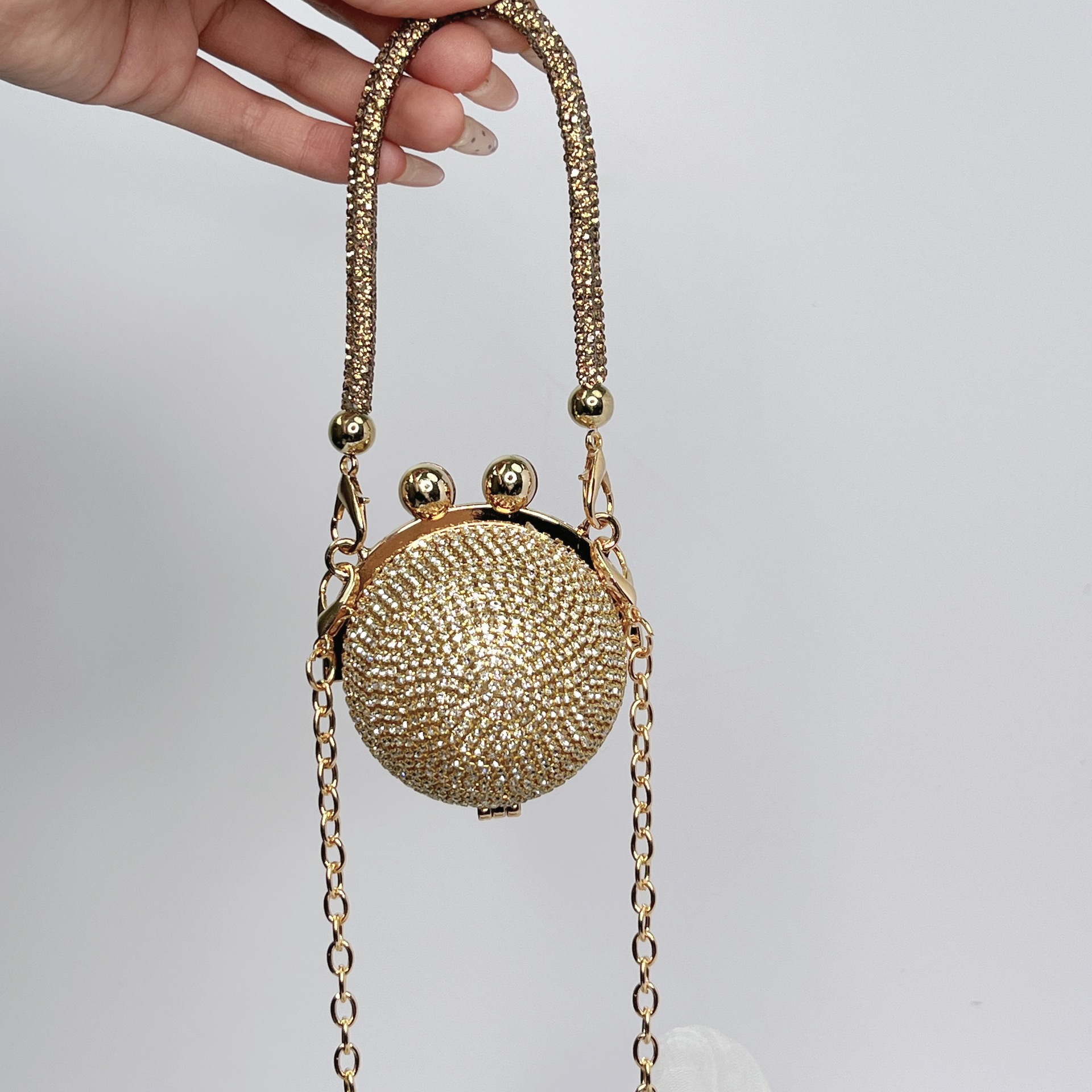 クロスボーダーの美しい円の球形の包みの小さいバラのいっぱいのドリルのドレスの包みの新型の女性の小さいハンドバッグの金属の質の晩餐の包み