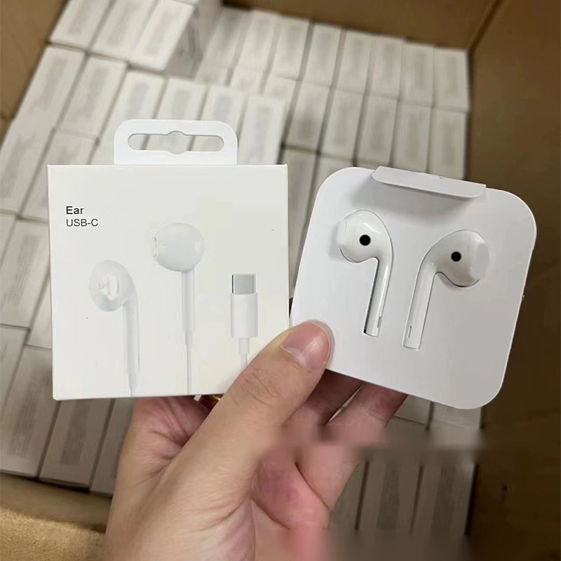 Наушники EarPods (Apple) USB-C для iPhone 15 / 15 Pro Max, проводной пульт управления, белые