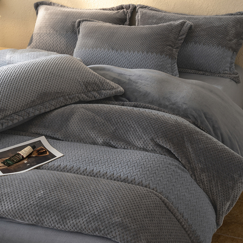 Invierno engrosado caliente tallado leche cama de terciopelo cuatro piezas conjuntos de doble cara sábanas de terciopelo de coral cubierta cama estilo de cama
