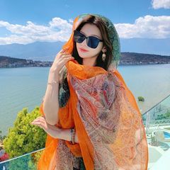 海辺の休暇のシルクタオルは130 × 180旅行でビーチタオルのファッションタオルの夏の薄い日焼け止めストールを撮影した