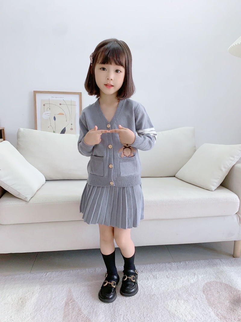 Set maglione da ragazza 2023 Autunno/Inverno Nuova edizione coreana Academy Gonna lavorata a maglia uniforme per bambina in stile occidentale_voghion.com